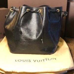 Sale🎉Vintage authentic Louis Vuitton black epi